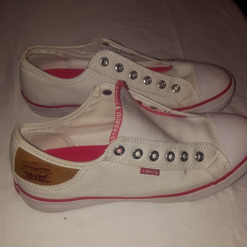 Levis tennis shoes